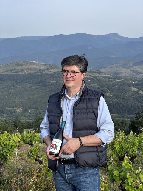 Seyit Karagözoğlu with a bottle of 6N Old Vines Karasakız