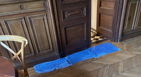 Blue cloths in Ch Le Thil