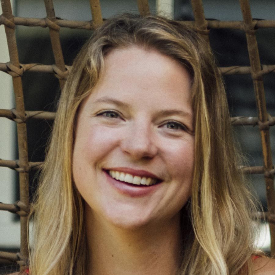 Amanda Barnes headshot