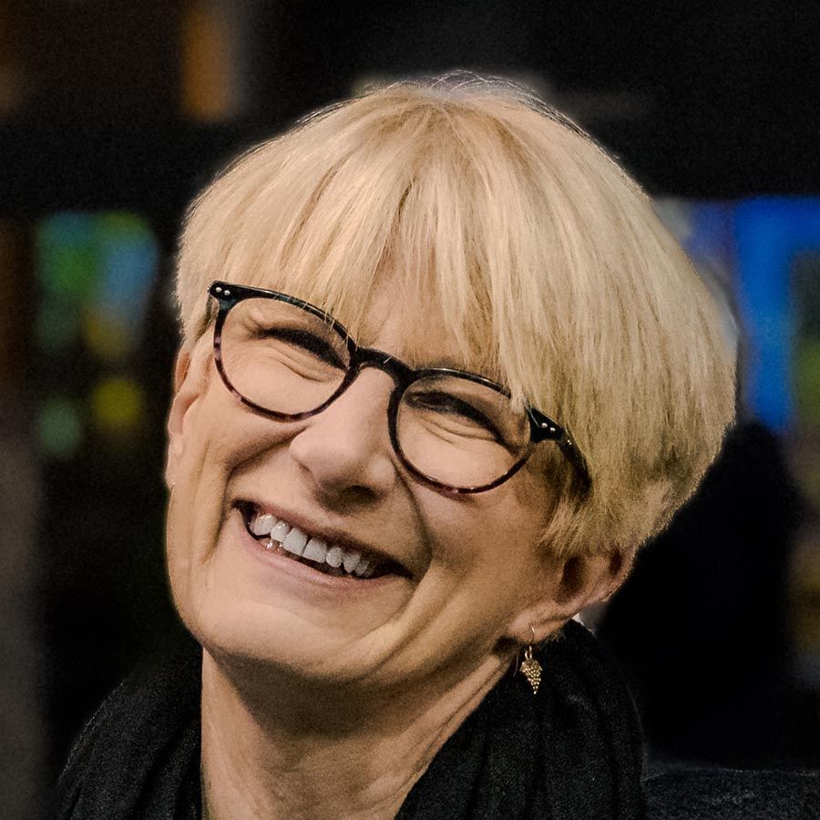 Caroline Gilby headshot