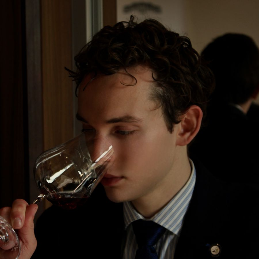 Julian Leidy headshot